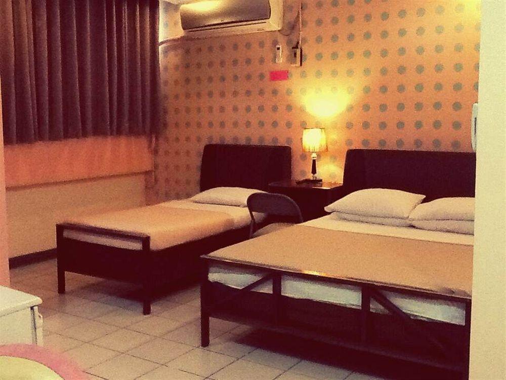 Hotel Tiffany Laoag Exterior foto