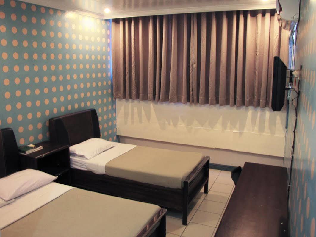 Hotel Tiffany Laoag Exterior foto