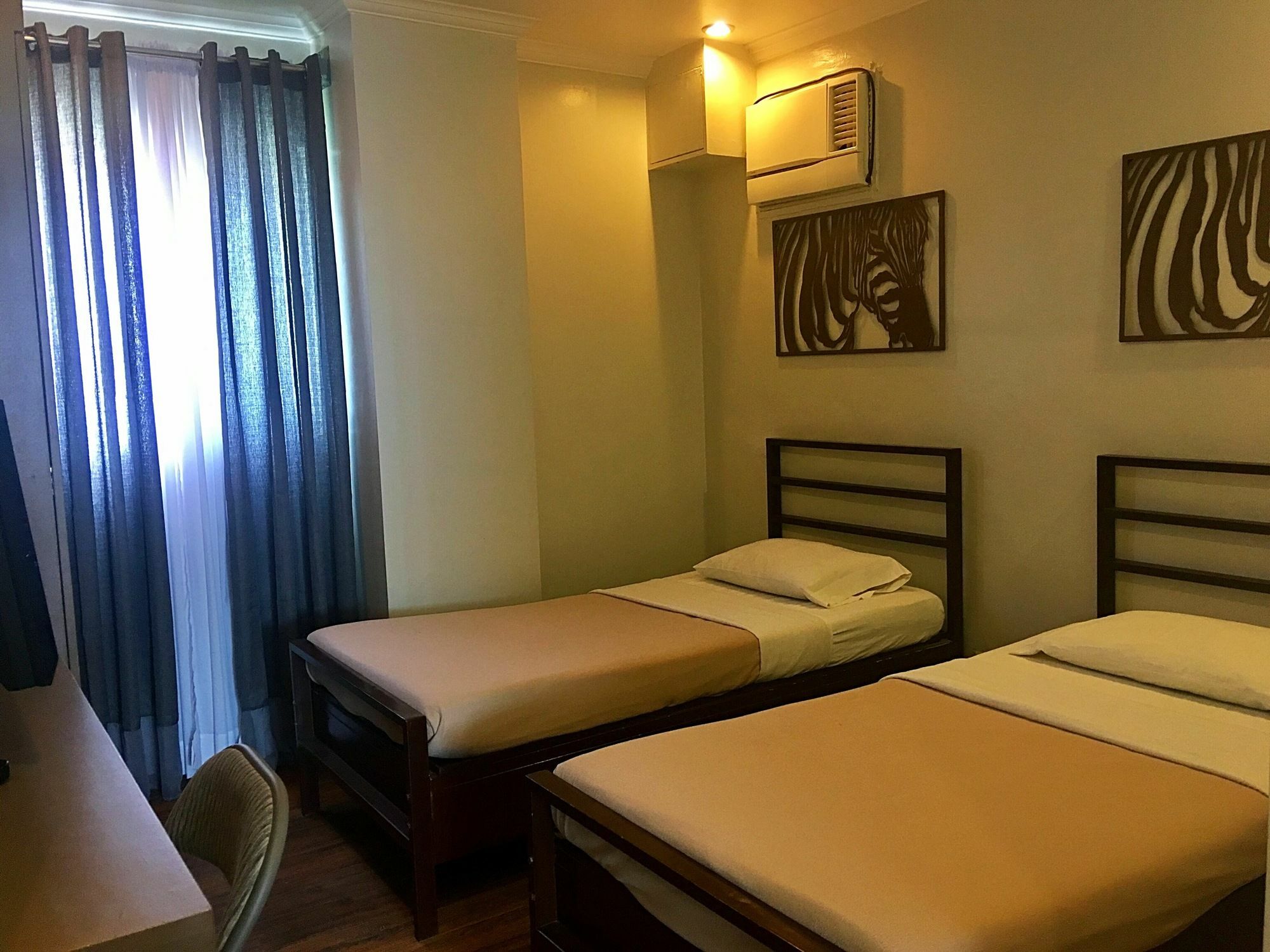 Hotel Tiffany Laoag Exterior foto